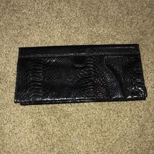 Expandable Black clutch